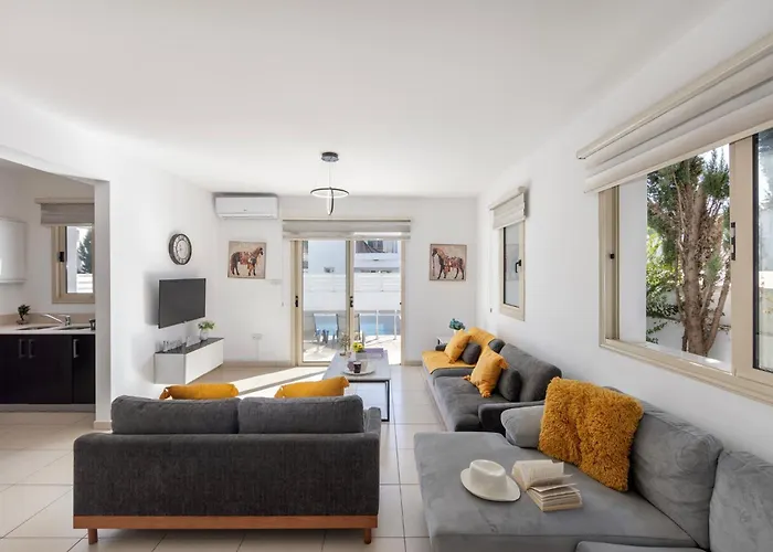 Palms 32 Villa Protaras