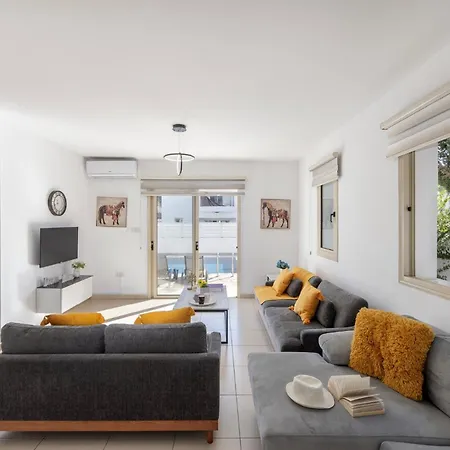 Palms 32 Willa Protaras