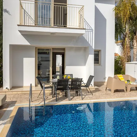 Palms 32 *