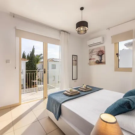 Palms 32