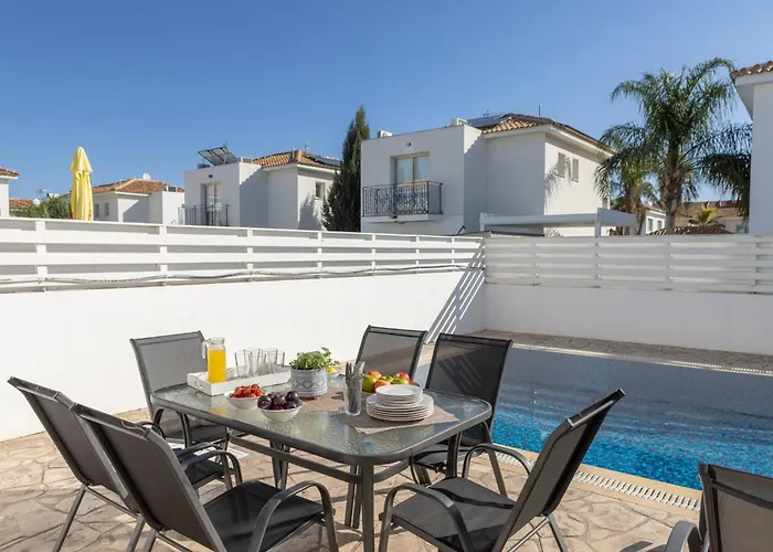 Palms 32 Protaras